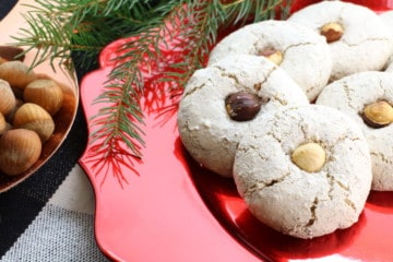 Light and nutty these hazelnut meringue cookies are perfect for the holidays.