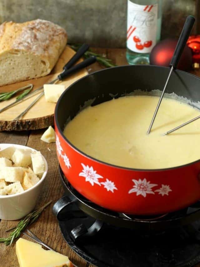 Easy Dinner Party Ideas: Swiss Cheese Fondue