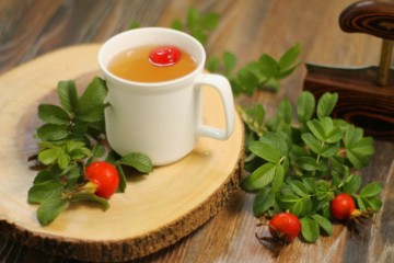 A tart and slightly fruity tea this wild rose hip tea is excellent for use in combating colds and flu's due to it's high Vitamin C content.