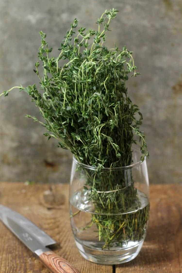 dried thyme leaves to ground thyme