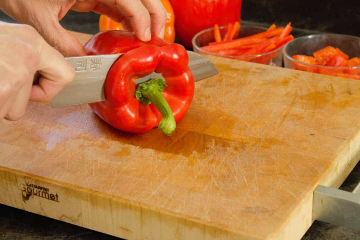 Easy Kitchen Tips: How To Julienne Bell Pepper And Capsicum - NDTV Food