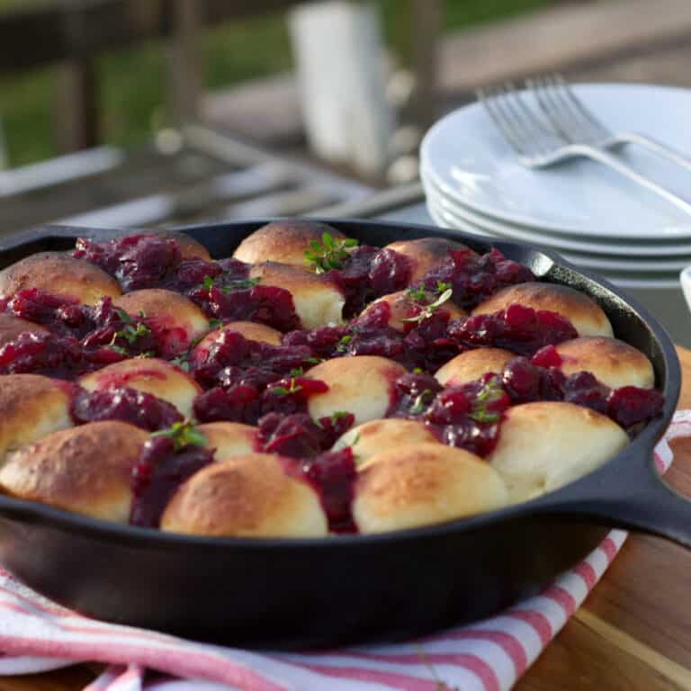 Cranberry Brie Pull Apart Bread: A Savory and Sweet Delight